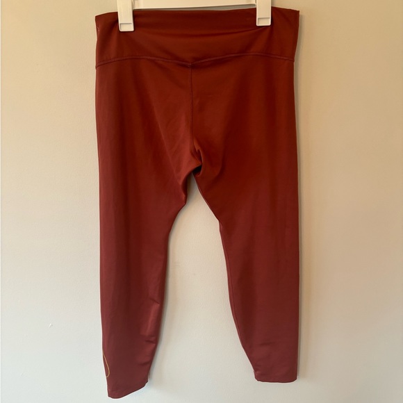 Nike Terracotta Dri-Fit High Rise Leggings Size 1X - Picture 3 of 10